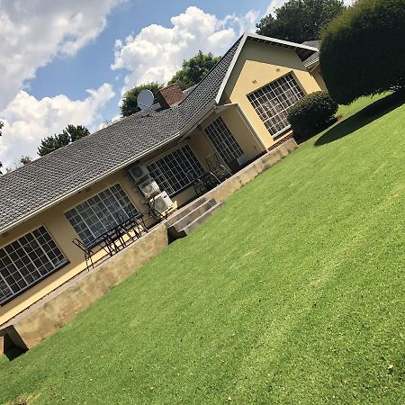 Khuvena Guesthouse Randburg Luaran gambar
