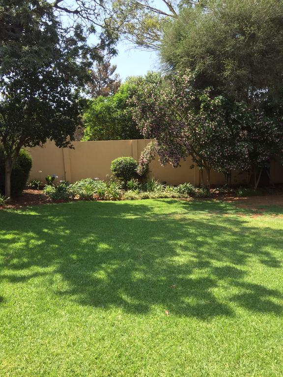 Khuvena Guesthouse Randburg Luaran gambar