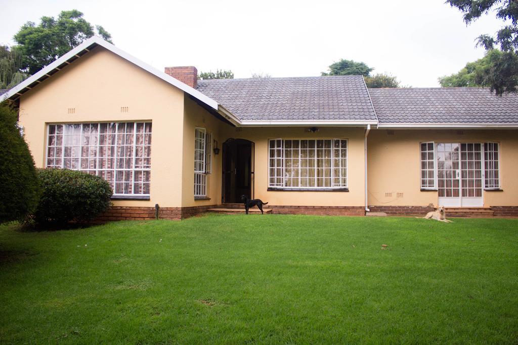 Khuvena Guesthouse Randburg Luaran gambar