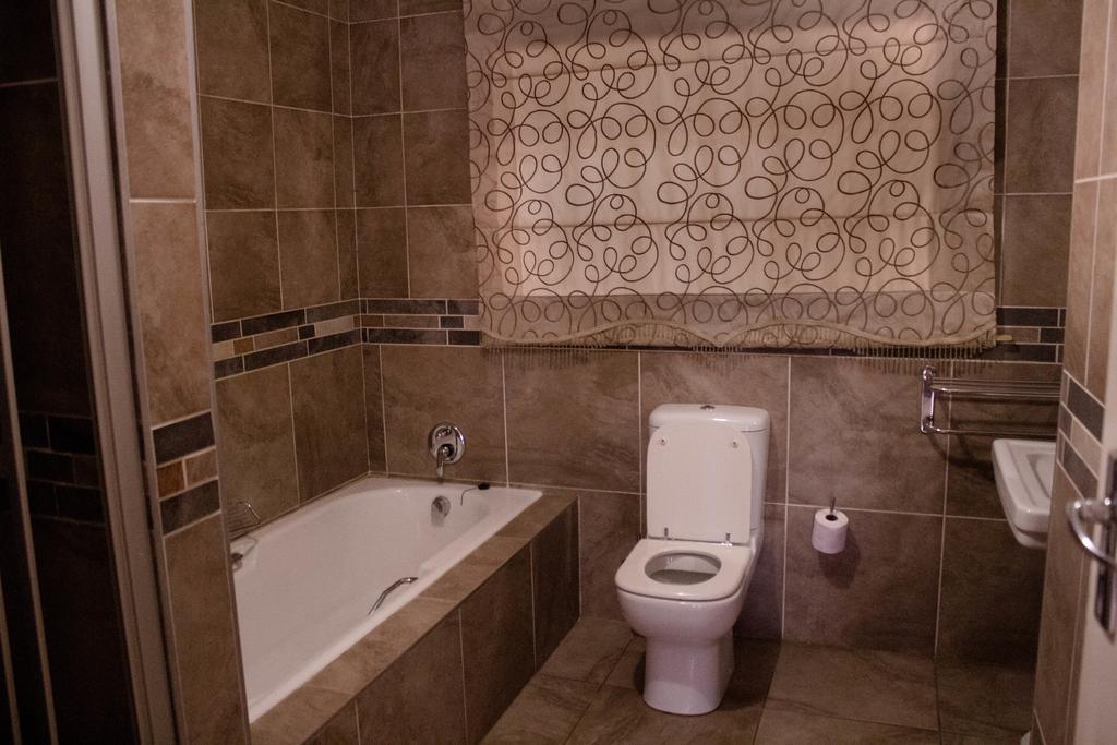 Khuvena Guesthouse Randburg Luaran gambar