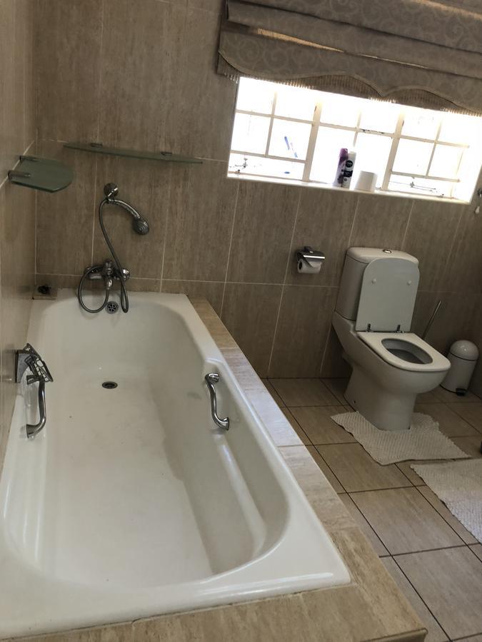 Khuvena Guesthouse Randburg Luaran gambar