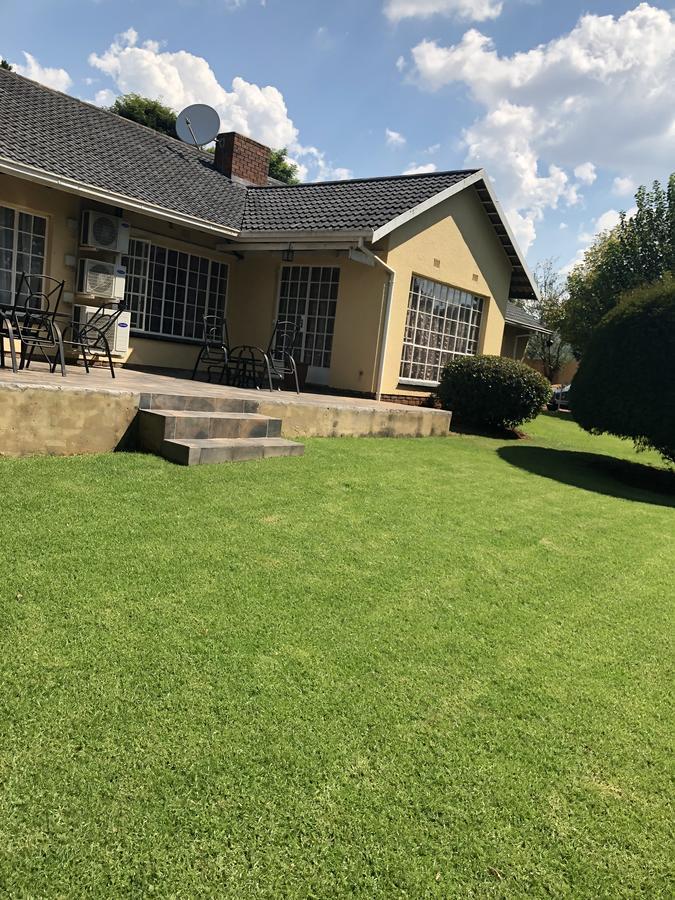 Khuvena Guesthouse Randburg Luaran gambar