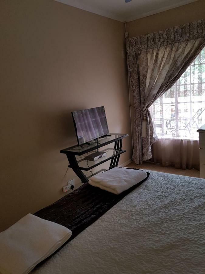 Khuvena Guesthouse Randburg Luaran gambar